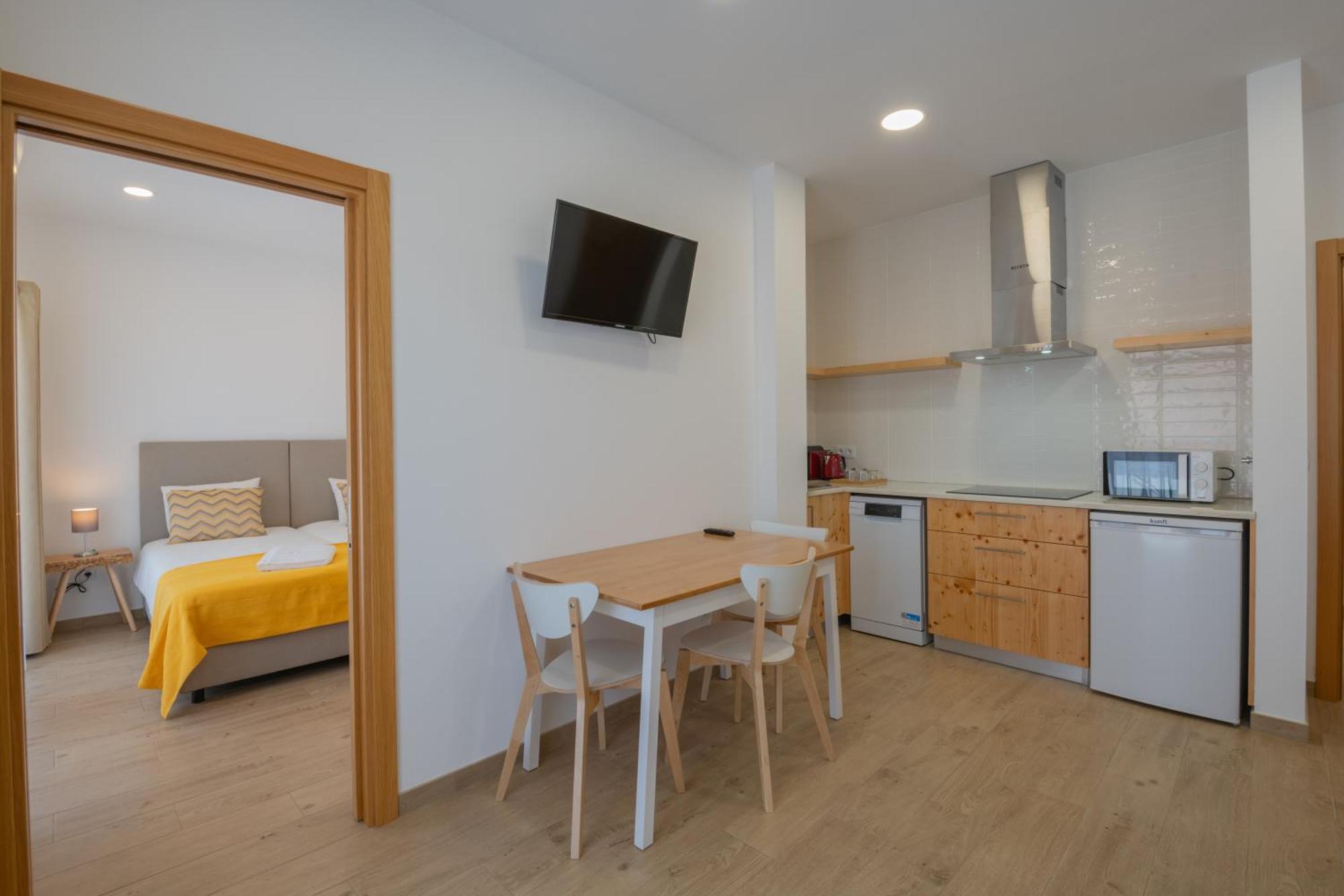 Villa Harbour Rooms & Apartments 米尔芳提斯城 外观 照片