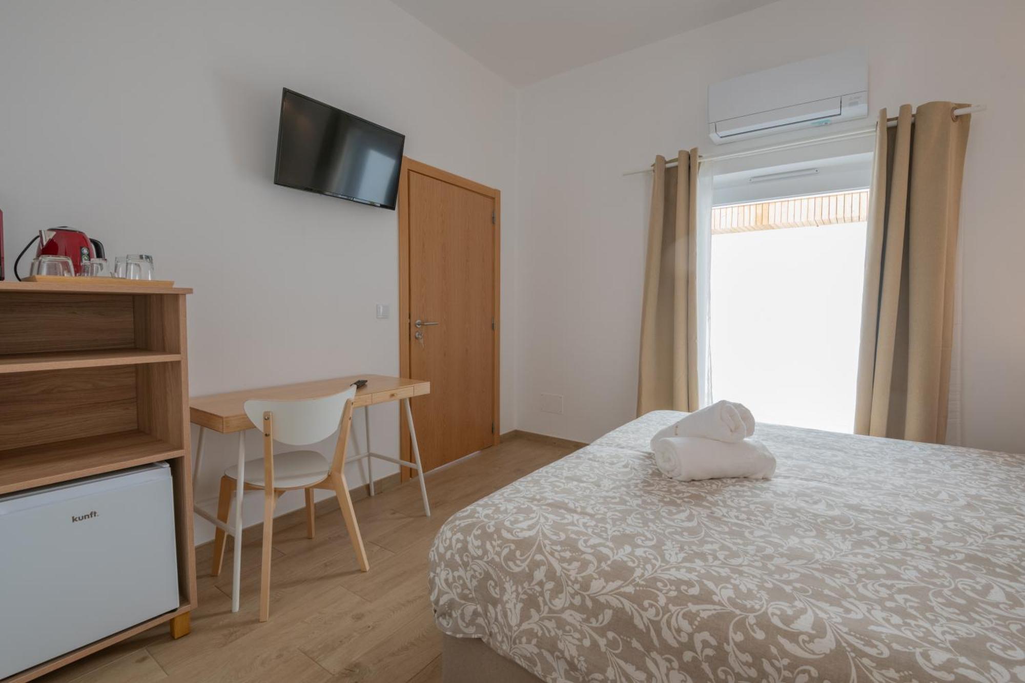 Villa Harbour Rooms & Apartments 米尔芳提斯城 外观 照片