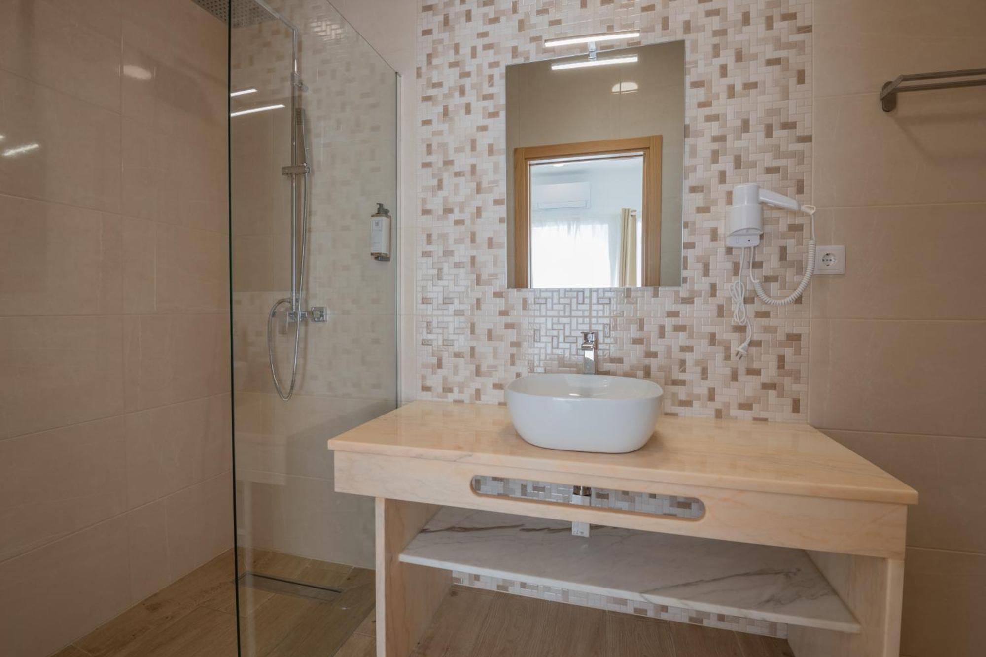 Villa Harbour Rooms & Apartments 米尔芳提斯城 外观 照片